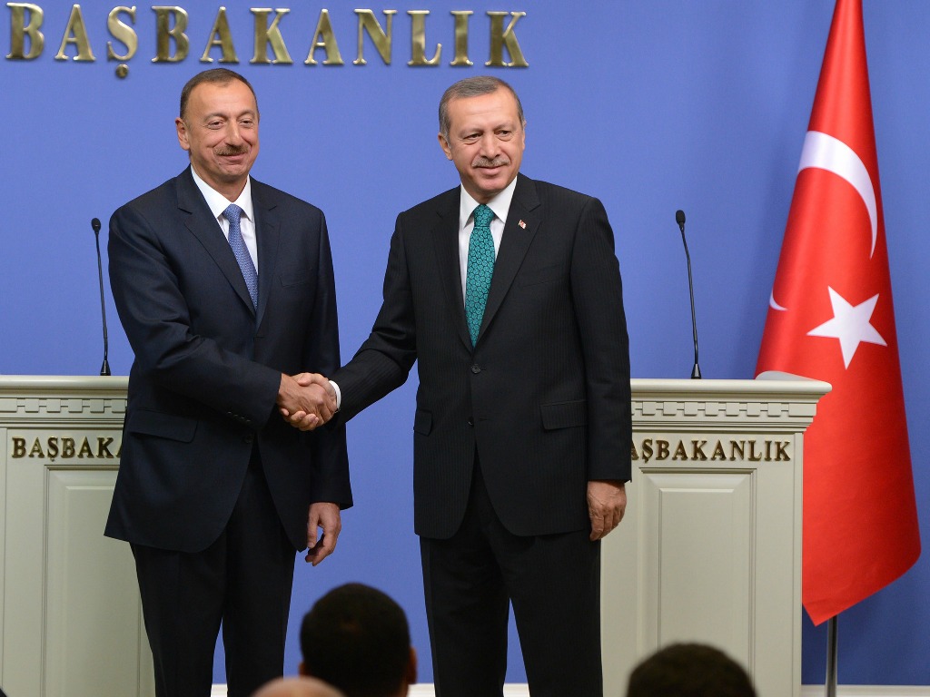 Илиев и Ердоган позитивни ликови во анализите на „познатите“ експерти | Фото: AK Parti