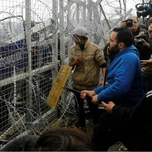 Полициски извори велат дека безбедносните ресурси се веќе широко ангажирани, поради обидите на бегалците да ја поминат македонско-грчката граница | Фото: Агенција Анадолија
