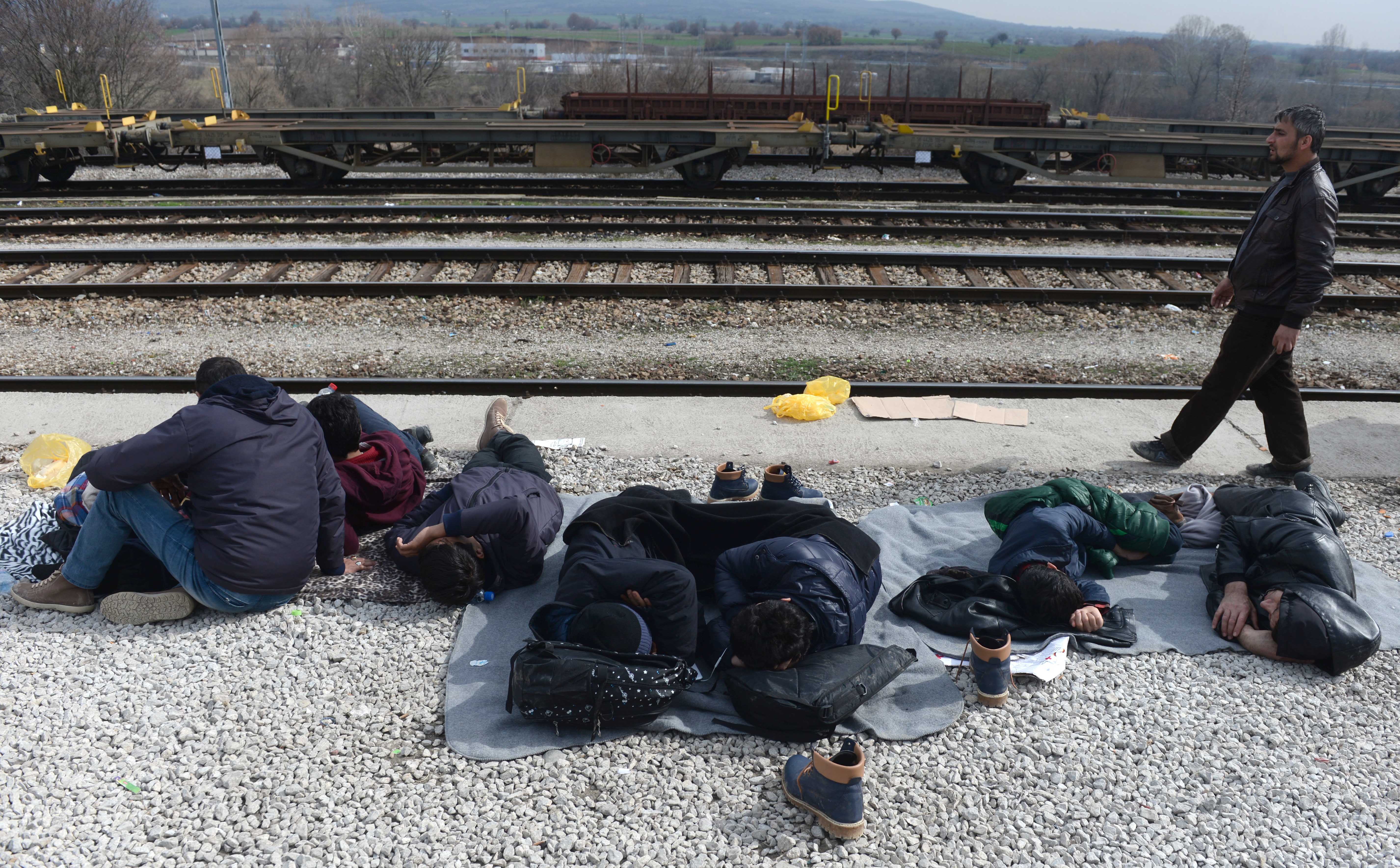 Србија на Македонија ѝ врати повеќе од 350 бегалци од Авганистан, без образложение, а уште над 200 бегалци од оваа држава пред два дена накнадно влегоа во Македонија