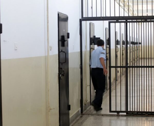 Чуварите одлучуваат кој затвореник смее да посети лекар / Фото: Радован Вујовиќ alt