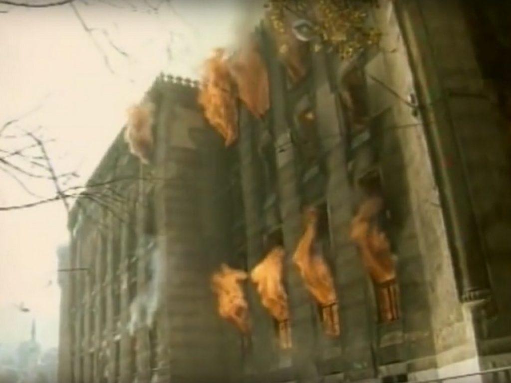 Сараевската Вијеќница беше запалена во 1992. Фото: Јутјуб