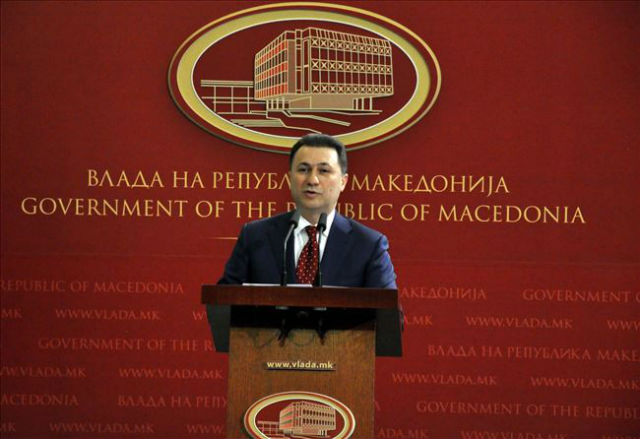 „Држи вода дека сме селективни“, одговара гласот на снимката за кој СДСМ тврди дека е на премиерот Груевски