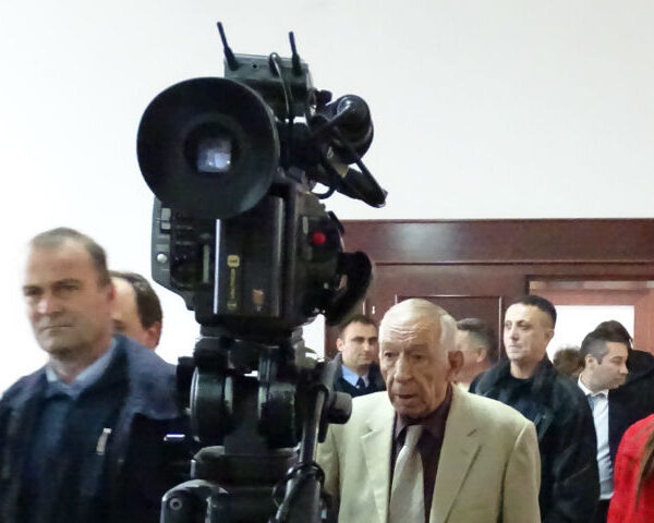 Кежаровски пред судница после расправата на Апелацискиот суд во Скопје по жалбите за случајот „Ликвидација“