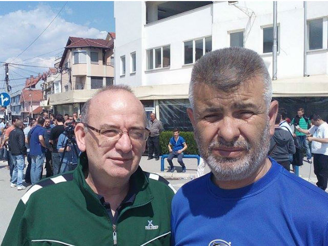Зоран Николовски и неговиот сосед Мухамед Арифовиќ | Фото: В. Апостолов