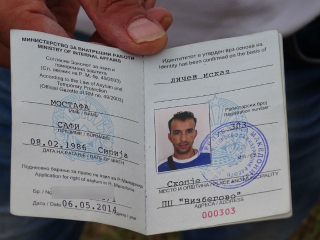 Идентификациската карта на Мустафа е доказот дека тој е барател на азил во Македонија | Фото: М.Јордановска