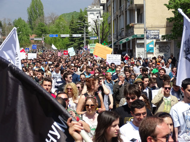 Скопските улици преплавени од млади луѓе кои бараат подобри образовни реформи | Фото: Синиша Јаков Марушиќ