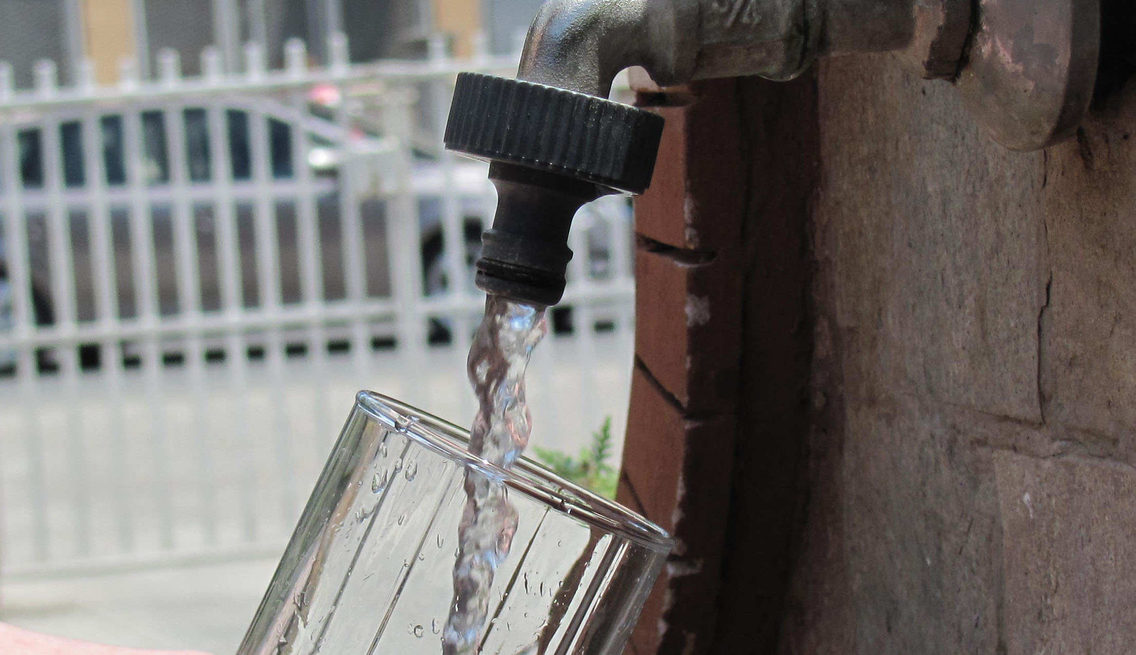 Водата во тетовското село Боговиње граѓаните си ја пијат без проблем, иако не е хлорирана | Фото: Мери Јордановска