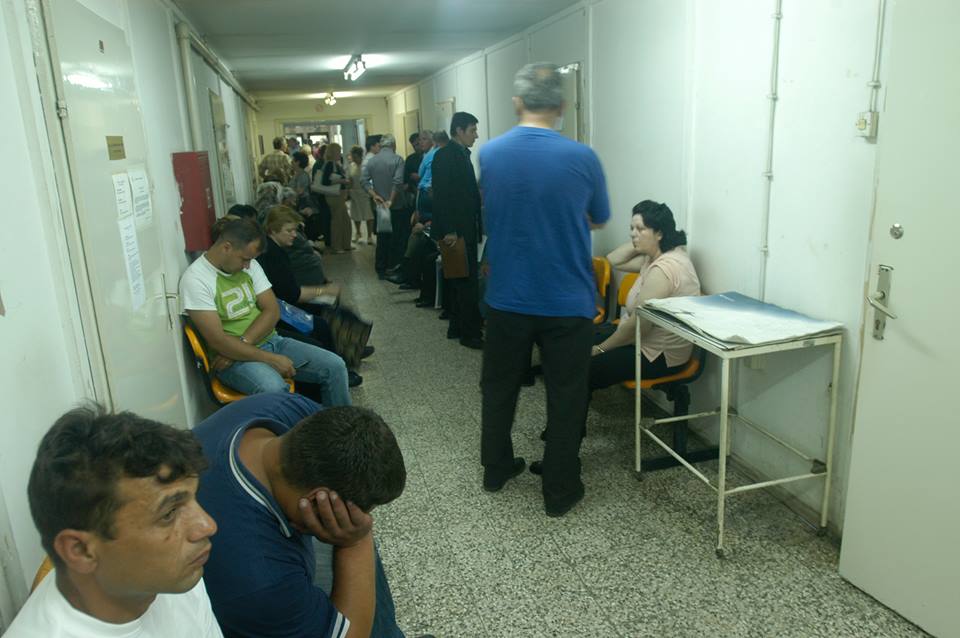 Në çdo klinikë mund të gjenden pacientë të revoltuar që presin radhë me orë / Foto: Tomisllav Georgiev