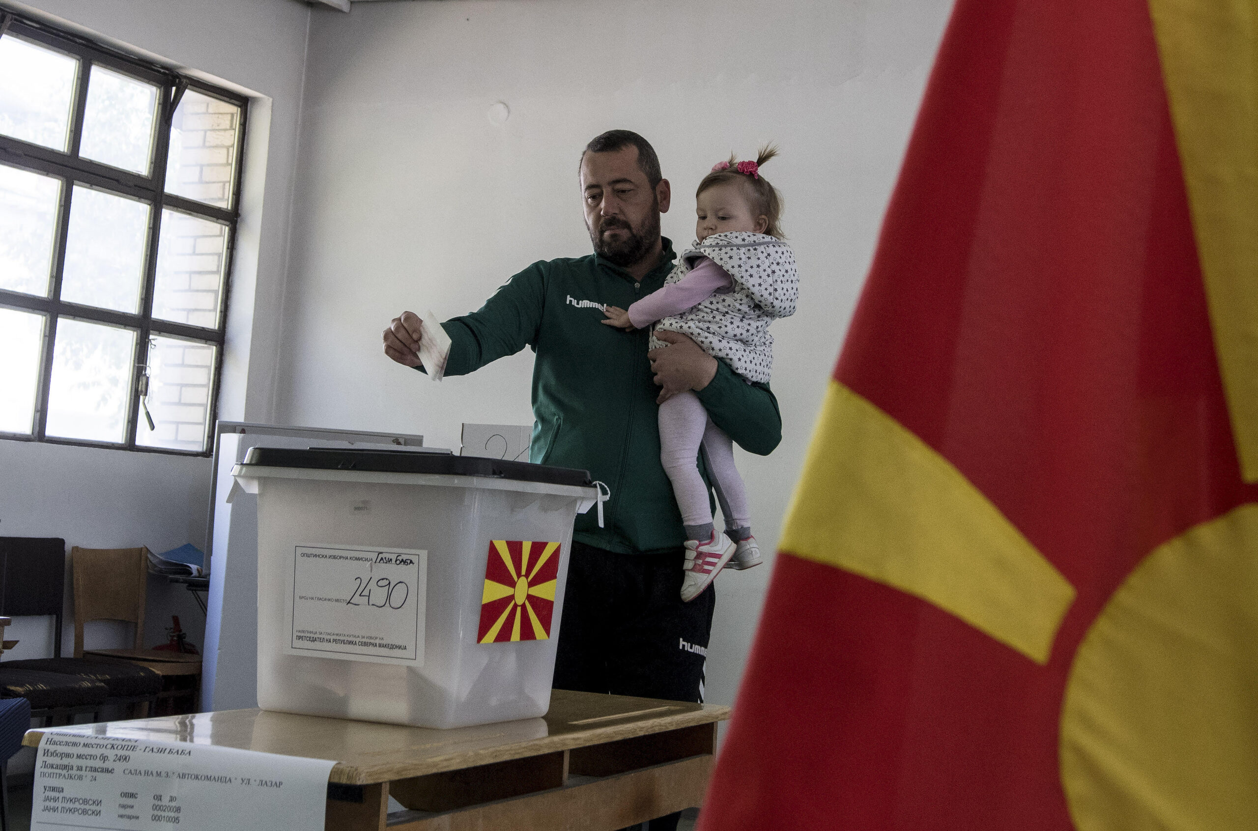 Пендаровски и Силјановска со тесна разлика одат во втор круг на претседателски избори