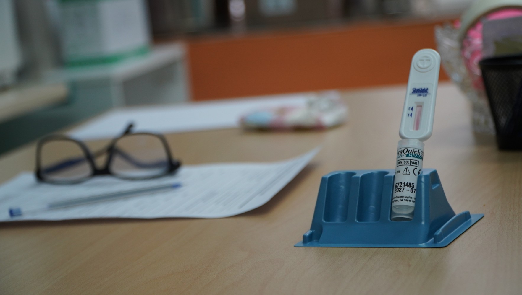 Фотографија од ХИВ тест во центарот на ХЕРА „Сакам да знам“