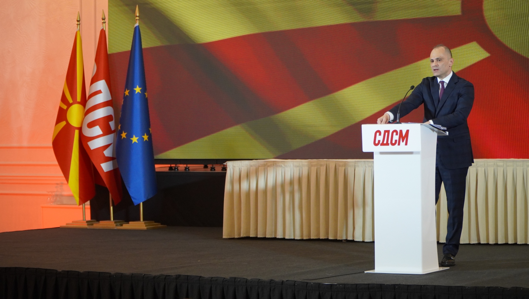 Конгрес на СДСМ: Формално единство, внатрешни тензии и најава за нова платформа