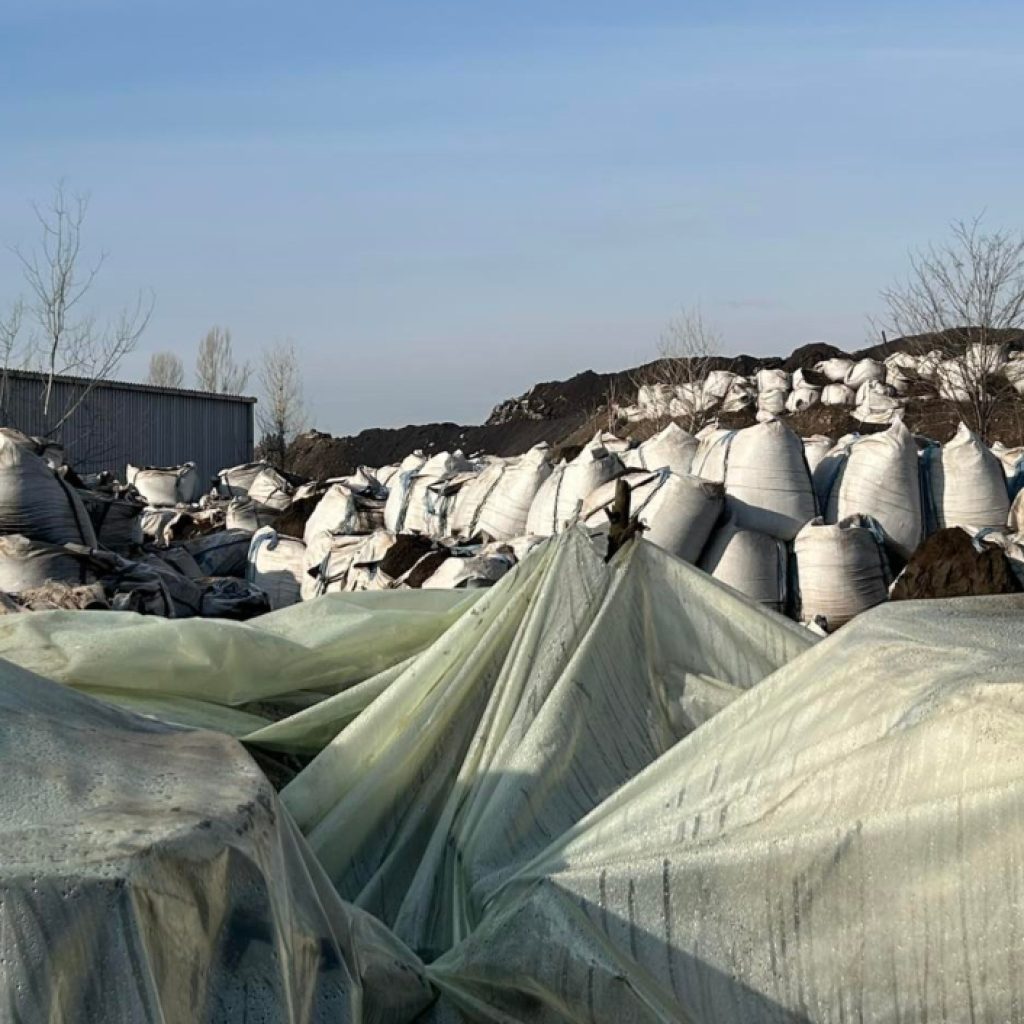 „Макстил“ покриле дел од опасната прашина што треба да се препакува