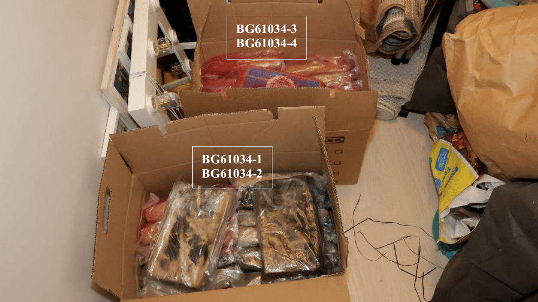 Фотографија каде има кутии во кои се чувал кокаинот