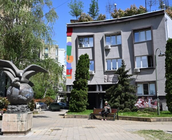 Фотографија од Домот на култура „Кочо Рацин“, односно Дом на градежници