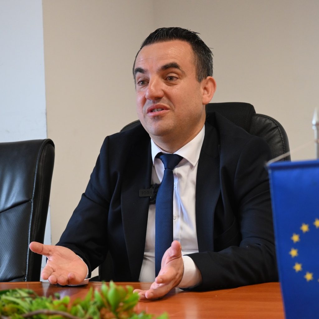 Чучуљ: Нема механизам за казни за непријавени подароци на функционери