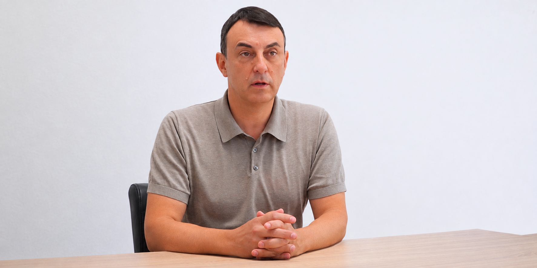 Фотографија од Васко Попетрески за интервју за Охридскиот рамковен договор